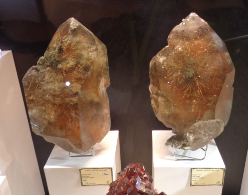 Deux beaux exemples des quartz rutilés de l’Hymalaya indien